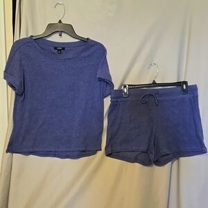 Alfani 2 piece medium weight shortly pajamas set.